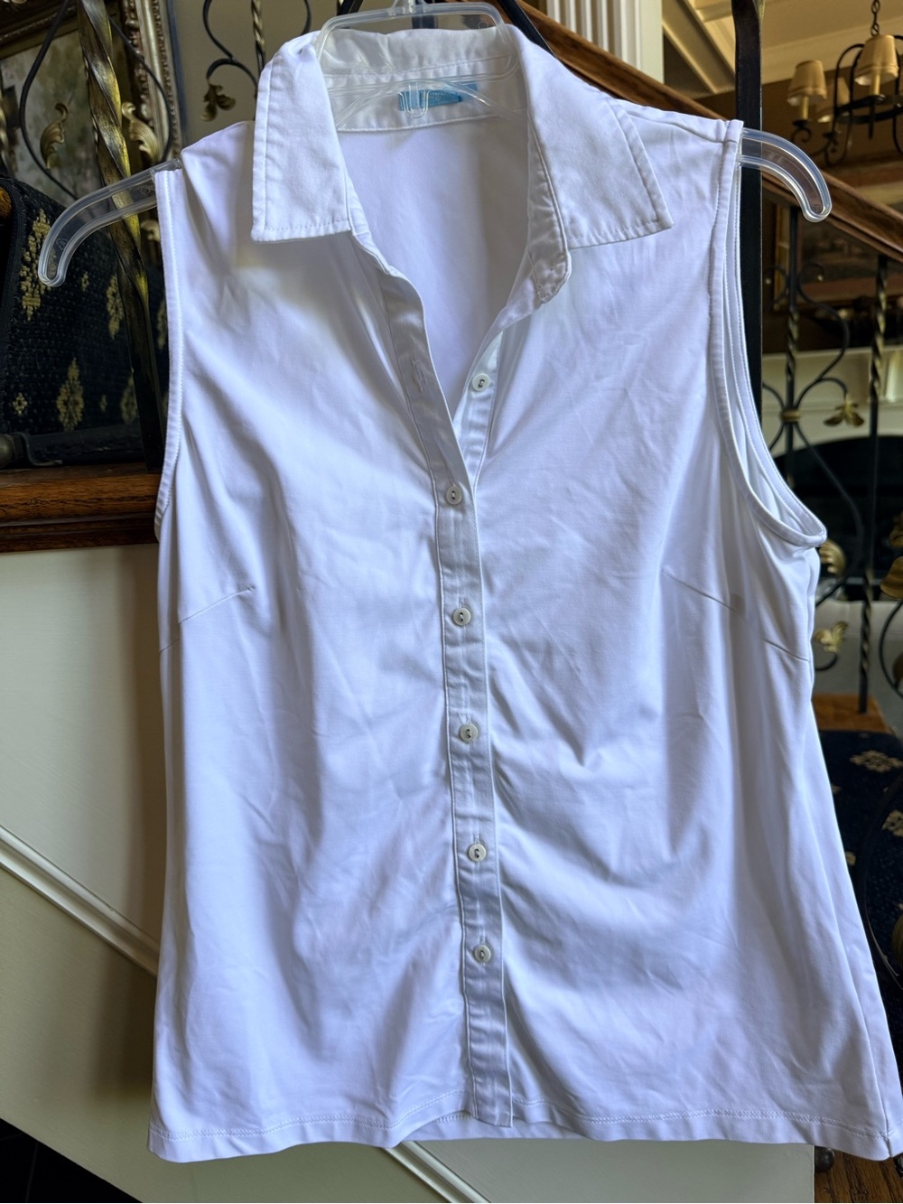 J. McLaughlin White collared button front sleeveless top. Size M 18” p-p. EUC